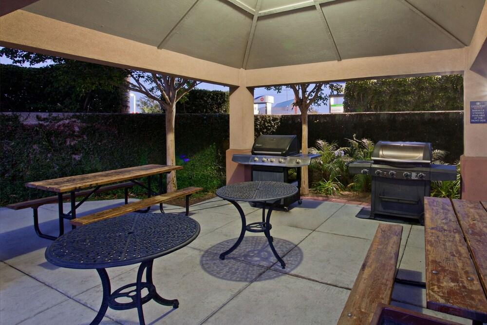 Sonesta Simply Suites Anaheim Garden Grove Bagian luar foto